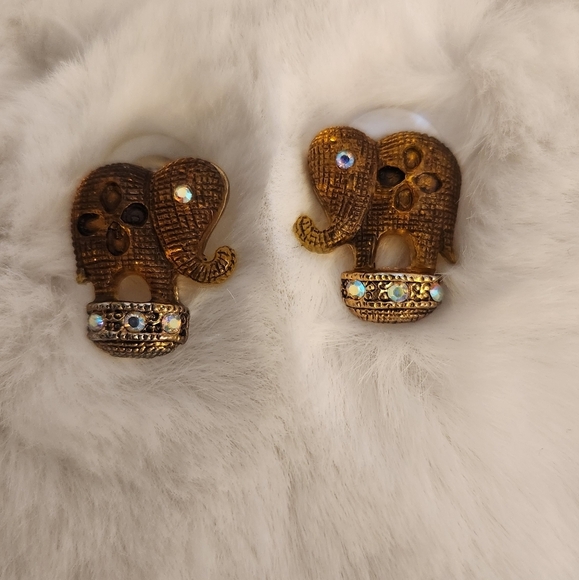 Elephant with Crystals earrings - Picture 4 of 4